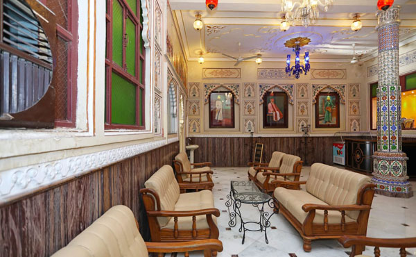 Luxury Class Haveli Room Near City Palace